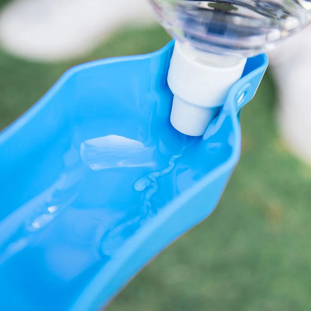 Outdoor Travel Dog Water Bottle for Walking Portable Dog Water Dispenser Pet Drink Cup with Rotatable Clamshell Sink 250ml 500ml